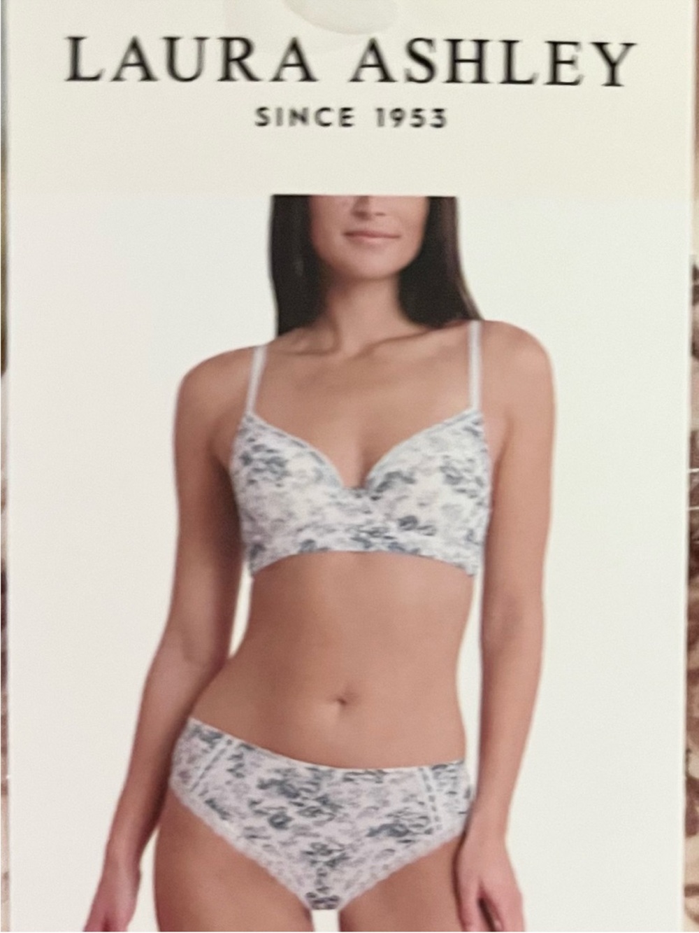 🆕-Laura Ashley- FLORAL PULL THROUGH RIBBON BRA & BIKINI SET. Size: Medium/36B